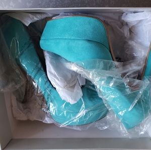 8M Jessica Simpson turquoise pumps